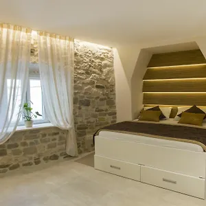 https://situs-apartments.splithotels.org